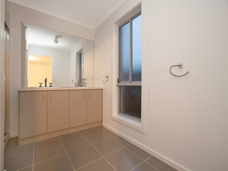 11 Oliver Place, Point Cook VIC 3030