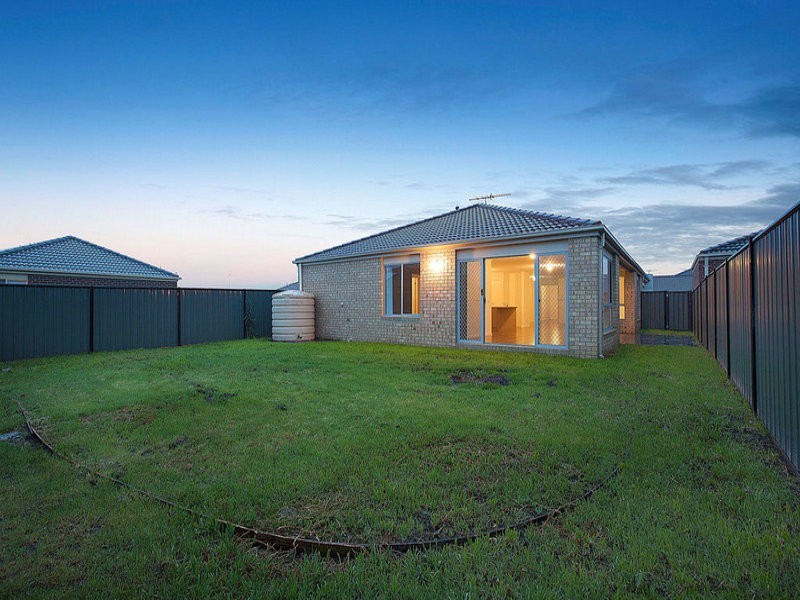 11 Oliver Place, Point Cook VIC 3030