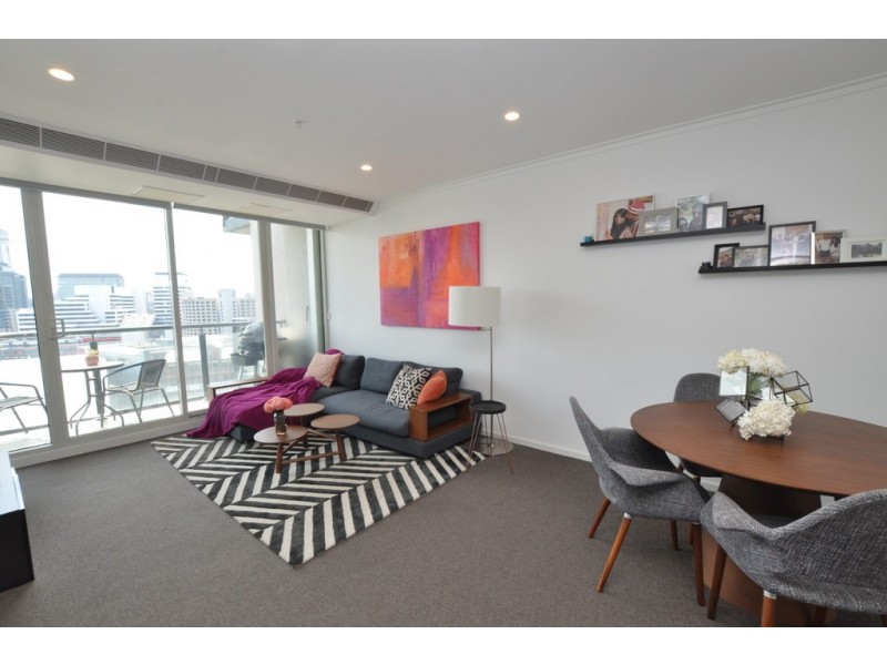REF 23720/63 Whiteman Street, Southbank VIC 3006
