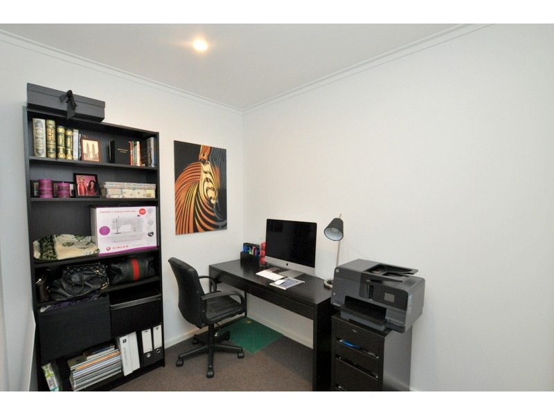 REF 23720/63 Whiteman Street, Southbank VIC 3006