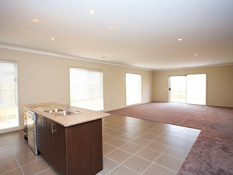 39 Windrest Way, Point Cook VIC 3030