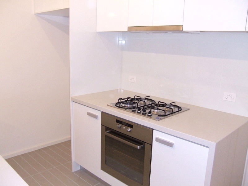 REF 23732/63 Whiteman Street, Southbank VIC 3006