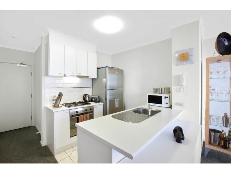 REF 23734/79 Whiteman Street, Southbank VIC 3006