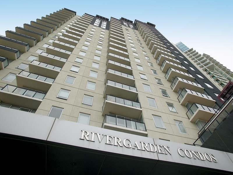 REF 23734/79 Whiteman Street, Southbank VIC 3006