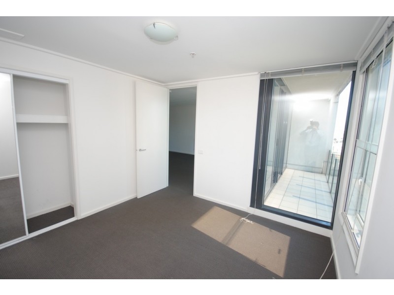 REF 23738/163 City Road, Southbank VIC 3006