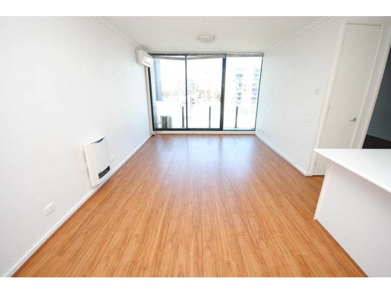 REF 23742/38 Bank Street, South Melbourne VIC 3205