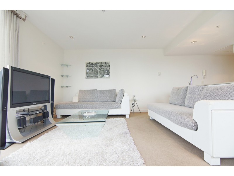 1707/100 Harbour Esplanade, Docklands VIC 3008