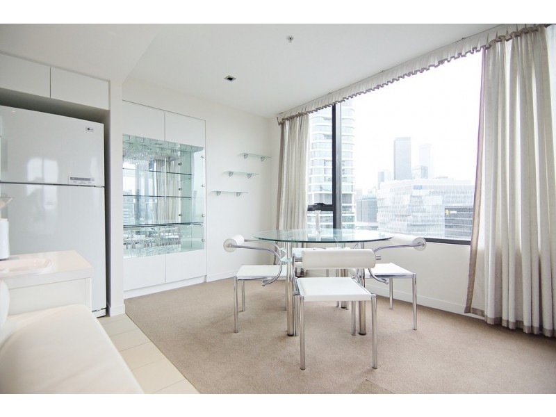 1707/100 Harbour Esplanade, Docklands VIC 3008