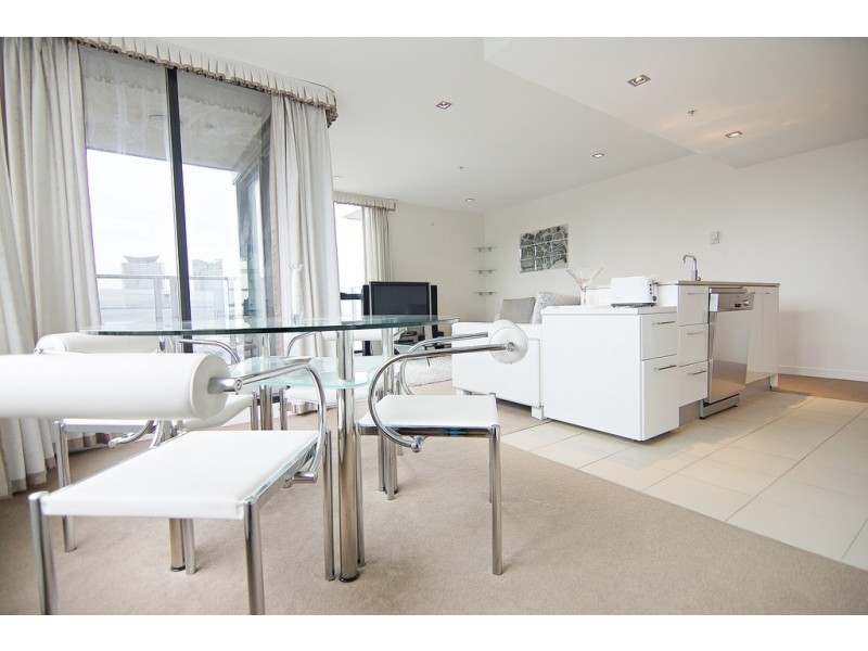 1707/100 Harbour Esplanade, Docklands VIC 3008