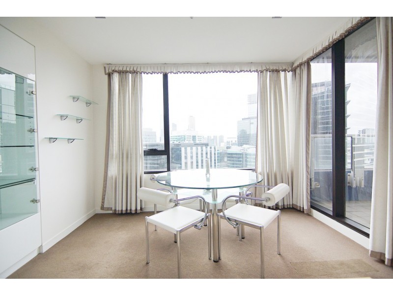 1707/100 Harbour Esplanade, Docklands VIC 3008