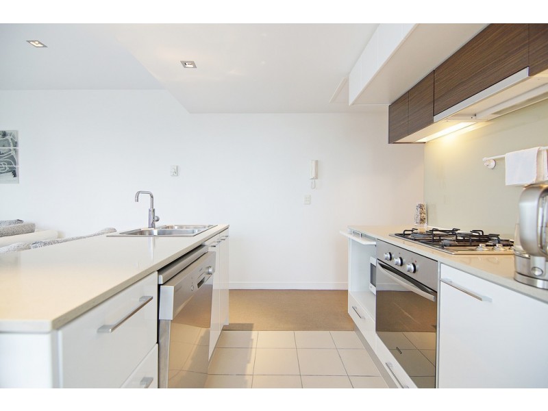 1707/100 Harbour Esplanade, Docklands VIC 3008