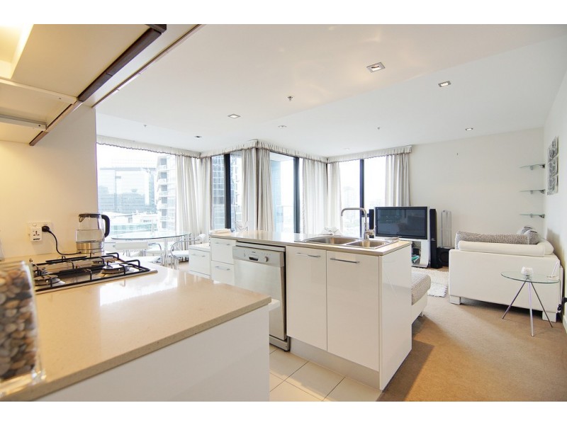 1707/100 Harbour Esplanade, Docklands VIC 3008