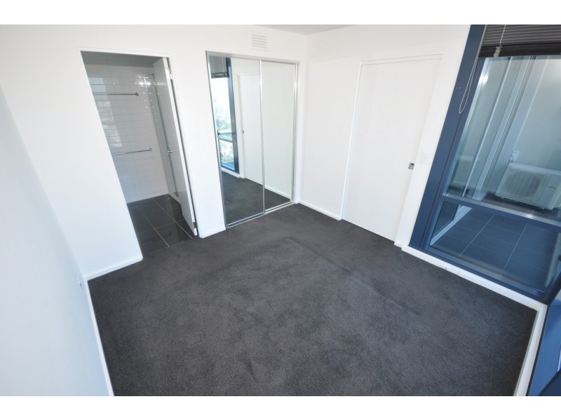 REF 23757/241 City Road, Southbank VIC 3006