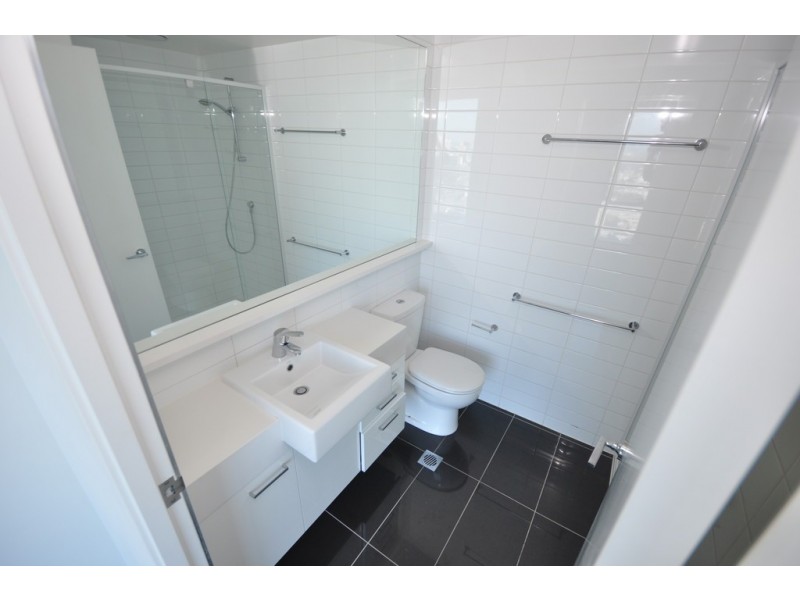 REF 23757/241 City Road, Southbank VIC 3006