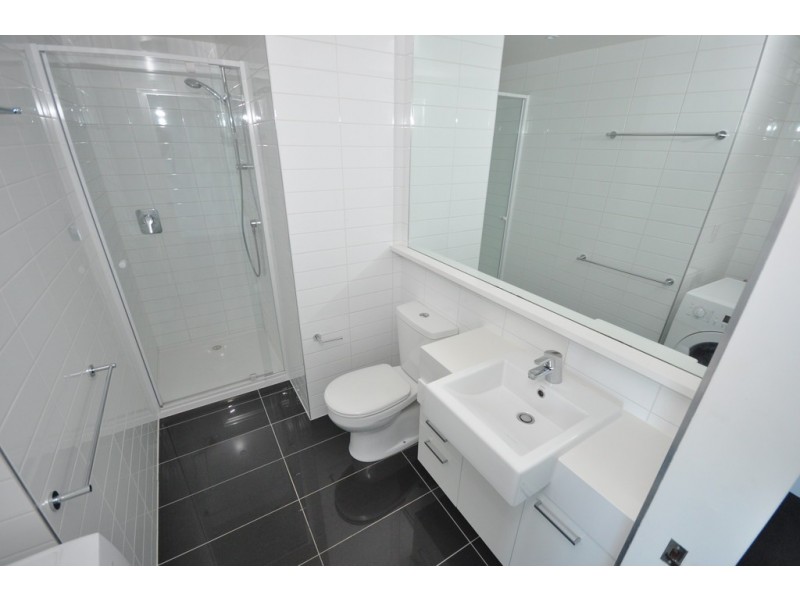 REF 23757/241 City Road, Southbank VIC 3006