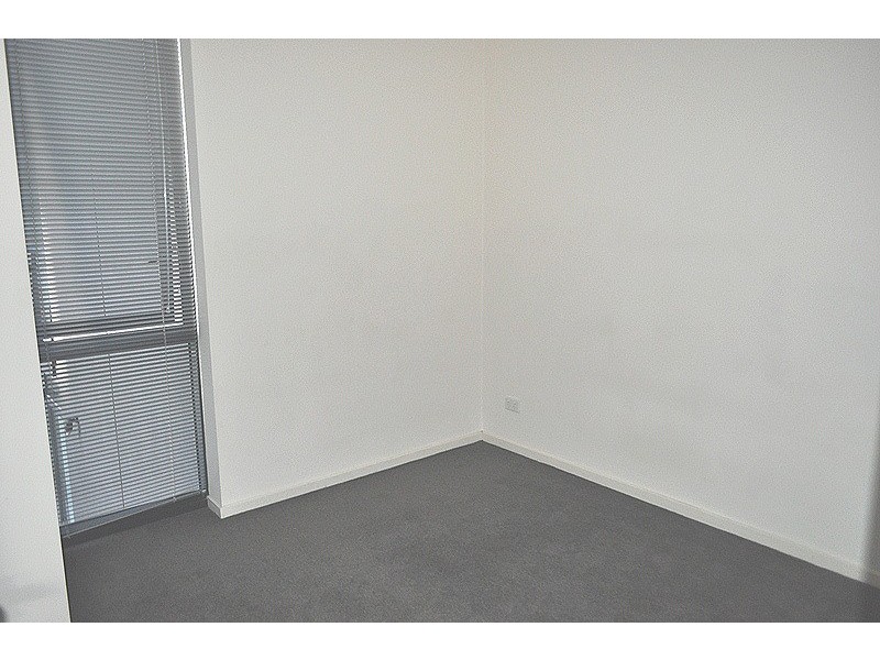 REF 23760/100 Kavanagh Street, Southbank VIC 3006