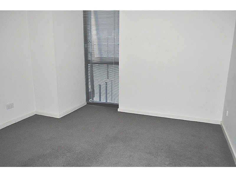 REF 23760/100 Kavanagh Street, Southbank VIC 3006