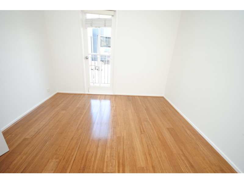 REF 23767/30 Miles Street, Southbank VIC 3006