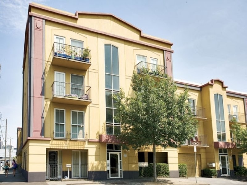 REF 23767/30 Miles Street, Southbank VIC 3006
