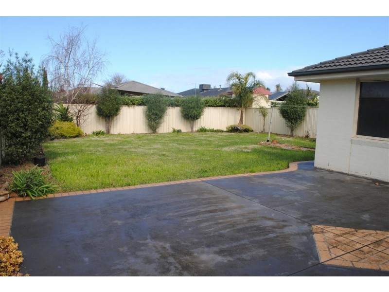 9 Beveridge Court, Point Cook VIC 3030