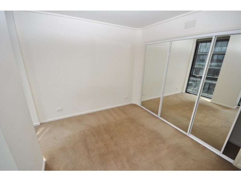REF 23781/100 Kavanagh Street, Southbank VIC 3006