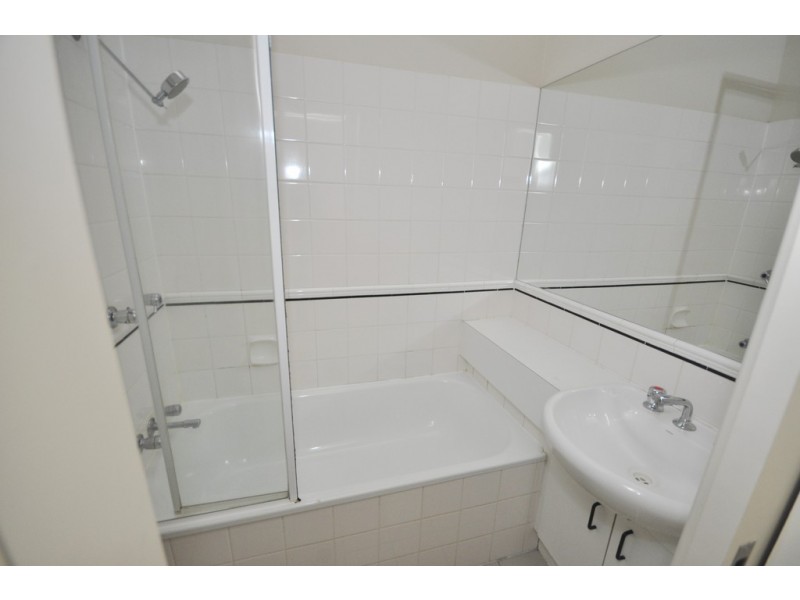 33 Wiltshire Drive, Kew VIC 3101