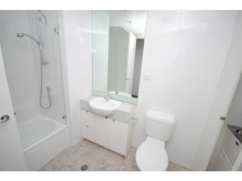 REF 23793/173 City Road, Southbank VIC 3006