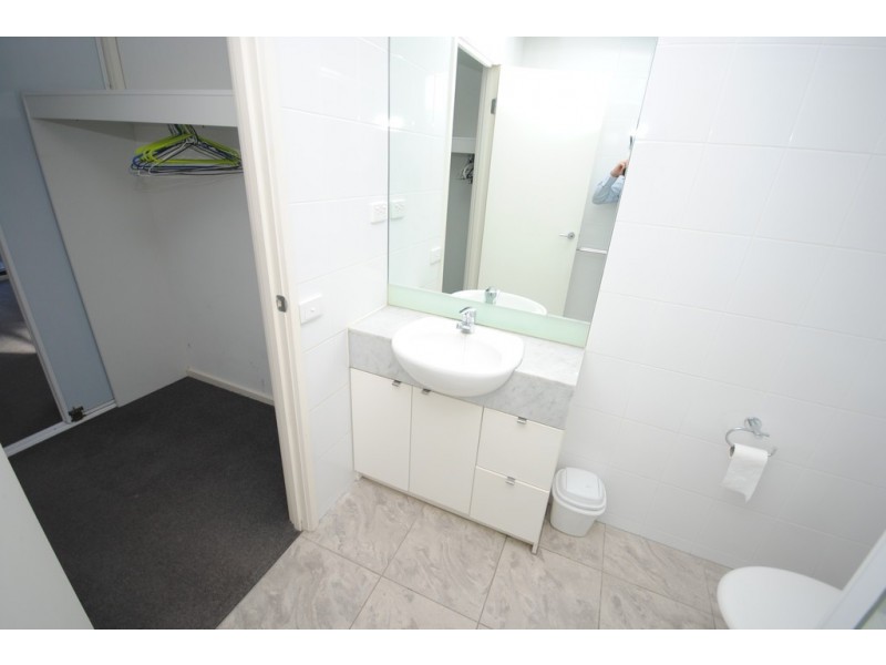 REF 23793/173 City Road, Southbank VIC 3006