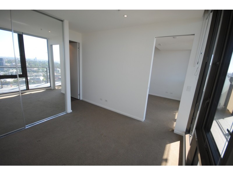 REF 23795/118 Kavanagh Street, Southbank VIC 3006