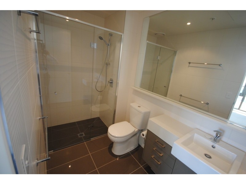 REF 23795/118 Kavanagh Street, Southbank VIC 3006