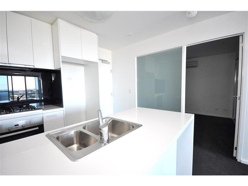 REF 23798/241 City Road, Southbank VIC 3006