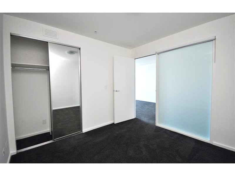 REF 23798/241 City Road, Southbank VIC 3006