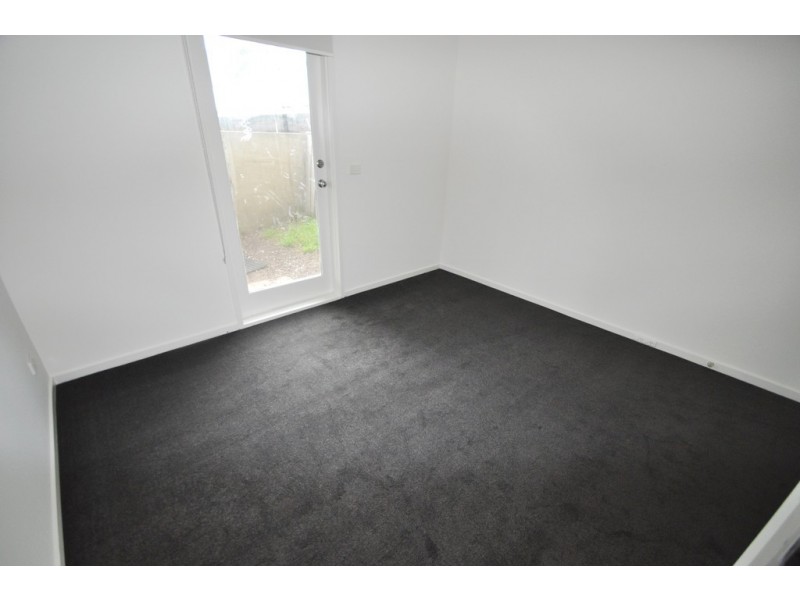 REF 23819/114 Dodds Street, Southbank VIC 3006