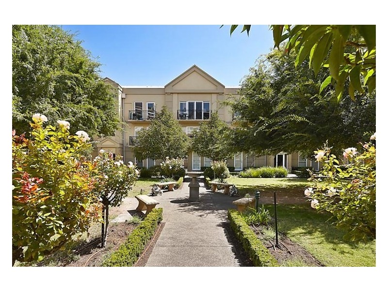 REF 23819/114 Dodds Street, Southbank VIC 3006