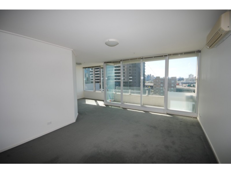REF 33502/83 Whiteman Street, Southbank VIC 3006