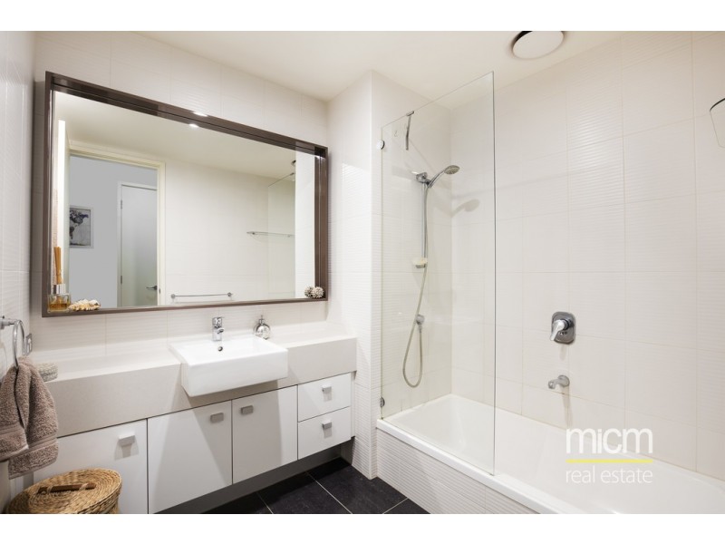 902/63 Whiteman Street, Southbank VIC 3006