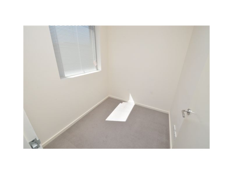 2705/8 Exploration Lane, Melbourne VIC 3000