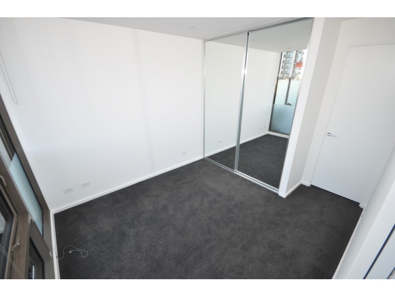 REF 23881/118 Kavanagh Street, Southbank VIC 3006