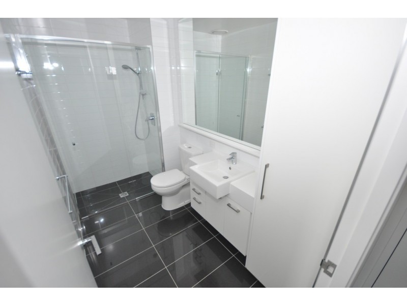 REF 23881/118 Kavanagh Street, Southbank VIC 3006