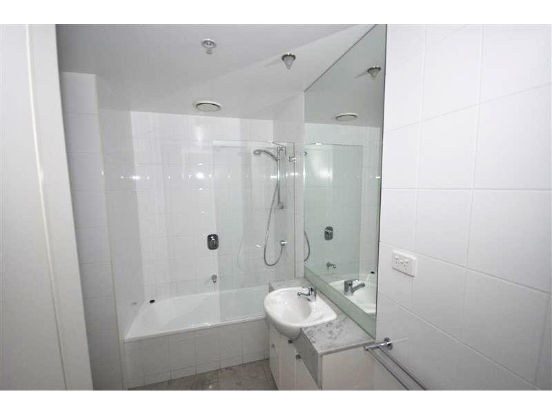 REF 23883/173 City Road, Southbank VIC 3006