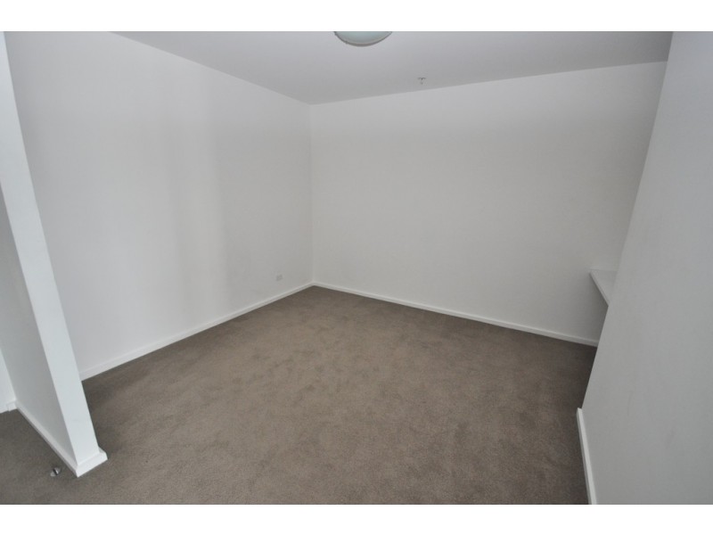 REF 23895/241 City Road, Southbank VIC 3006