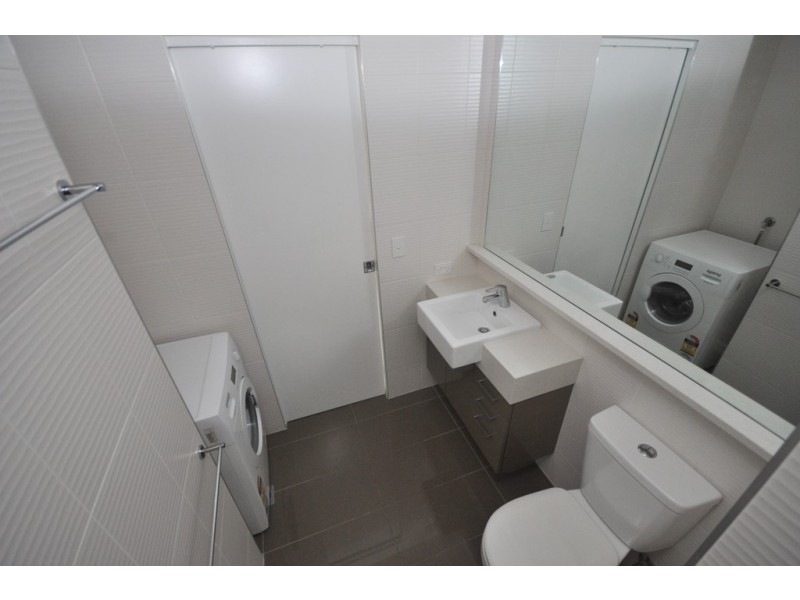 REF 23895/241 City Road, Southbank VIC 3006