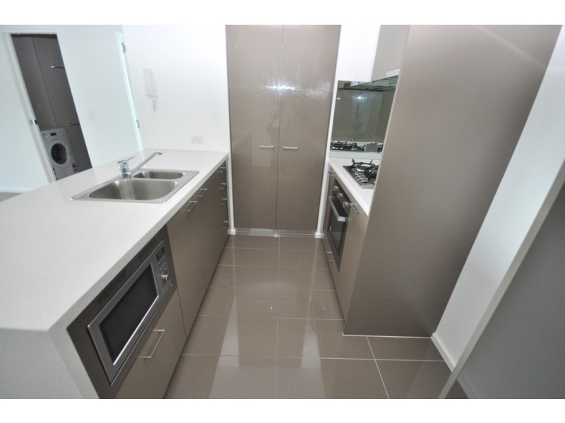 REF 23909/241 City Road, Southbank VIC 3006