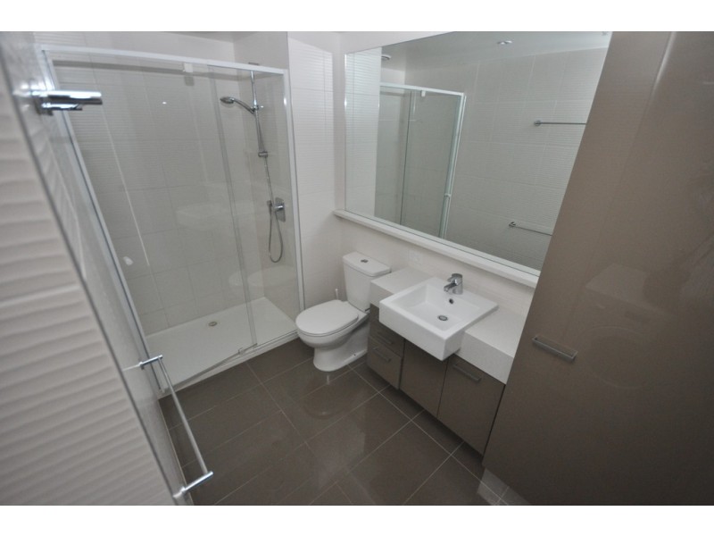 REF 23909/241 City Road, Southbank VIC 3006