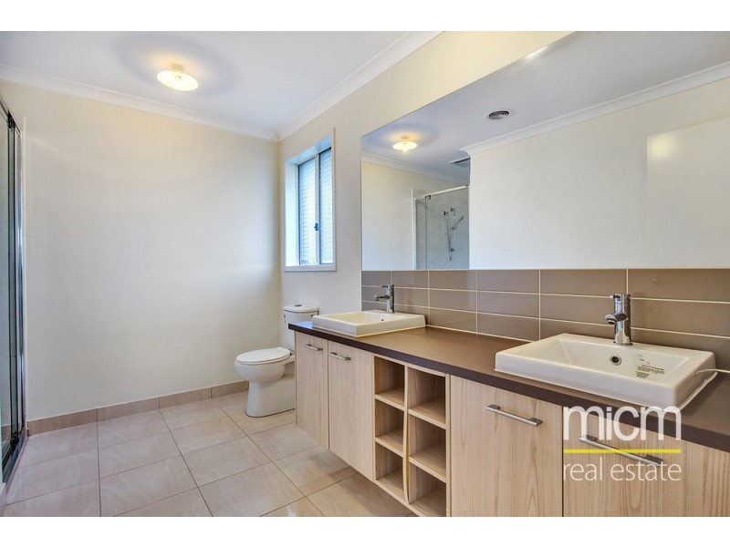 11 Florey Avenue, Point Cook VIC 3030