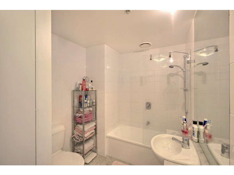 REF 23923/183 City Road, Southbank VIC 3006