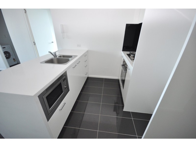 REF 23924/241 City Road, Southbank VIC 3006