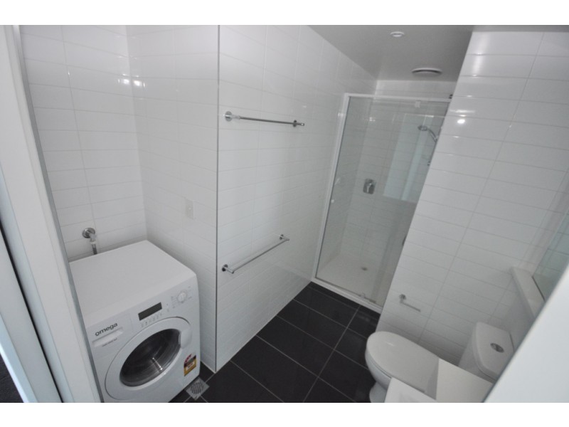 REF 23924/241 City Road, Southbank VIC 3006