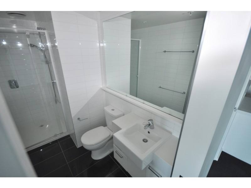 REF 23924/241 City Road, Southbank VIC 3006