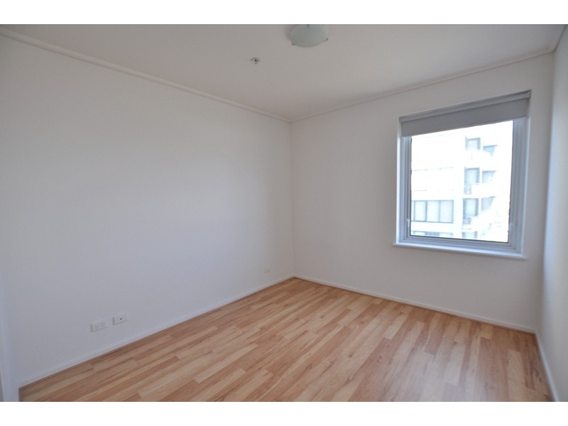 REF 23933/83 Whiteman Street, Southbank VIC 3006